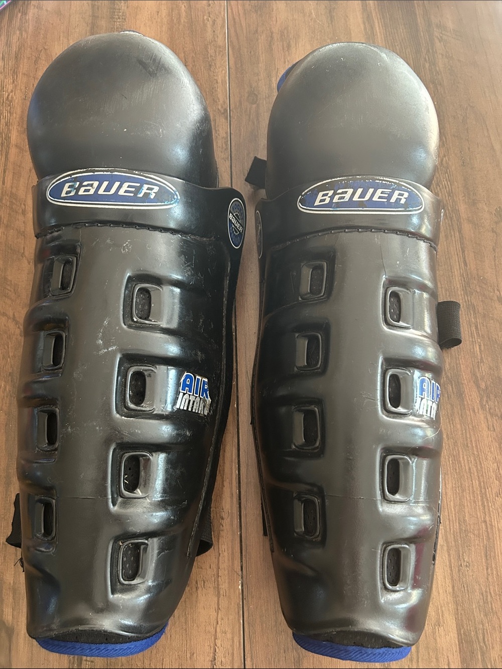 Bauer Air Intake Hockey Leg Guards M